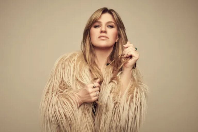Kelly Clarkson Bird Controversy Sends Price to $15M